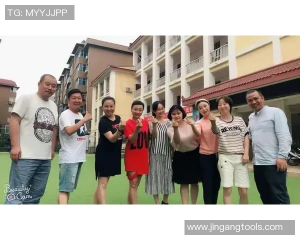 成都街舞队战术解析:如何在舞台上展现团队默契与个性魅力